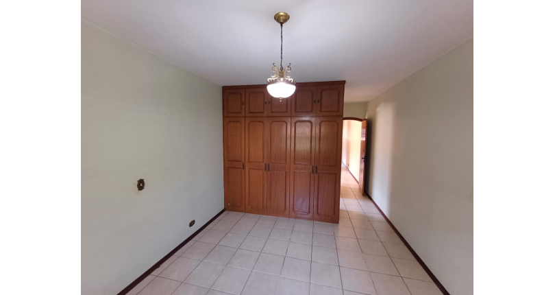  Sobrado à venda no Parque São Domingos na Rua Almiro Bernardo