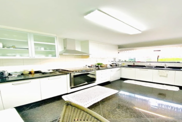 Sobrado à venda no City América na Avenida do Anastácio, com 3 dormitórios,