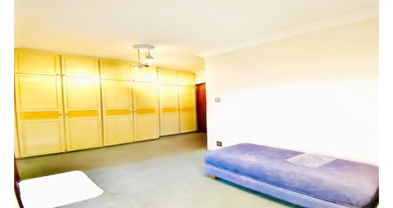 Sobrado à venda no City América na Avenida do Anastácio, com 3 dormitórios,