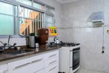 Casa assobradada à venda na Vila Jaguara na Travessa Emilio Rossi,