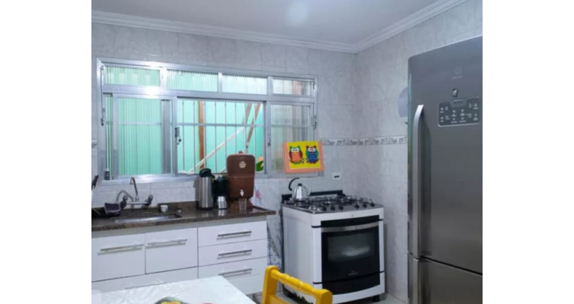 Casa assobradada à venda na Vila Jaguara na Travessa Emilio Rossi,