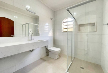 Belo Sobrado à venda no Parque São Domingos na Rua Waltrudes Correa,