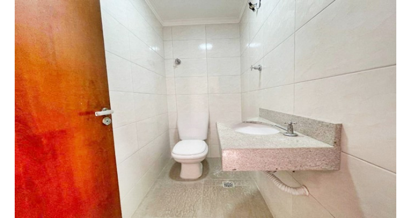 Belo Sobrado à venda no Parque São Domingos na Rua Waltrudes Correa,