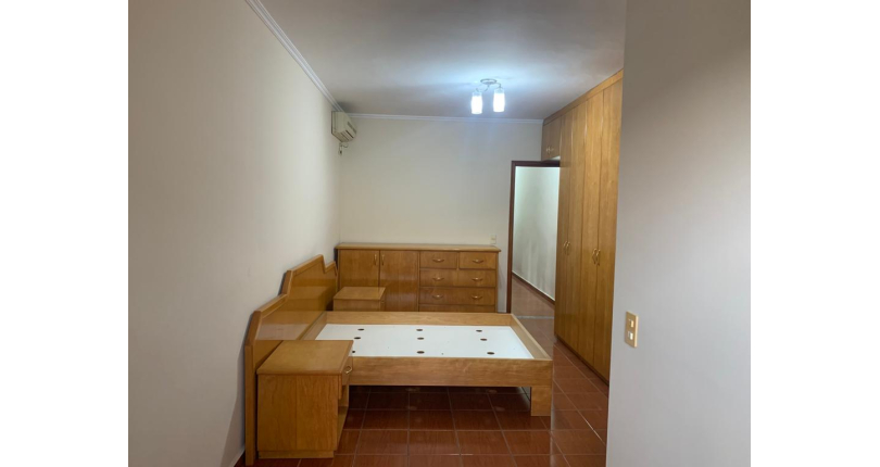 Bom Sobrado à venda no Jardim Líbano na Rua Benedito Gama Ricardo