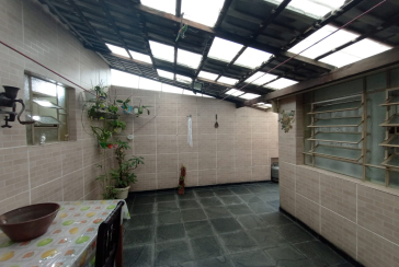 Bom Sobrado à venda na Ayrosa na Rua Rouxinol, com 2 dormitórios