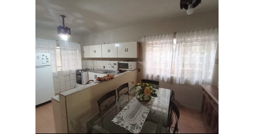 Bom Sobrado à venda na Ayrosa na Rua Rouxinol, com 2 dormitórios