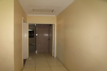 Sobrado à venda no Parque São Domingos na Rua Pedro Sernagiotti, com 3 dormitórios