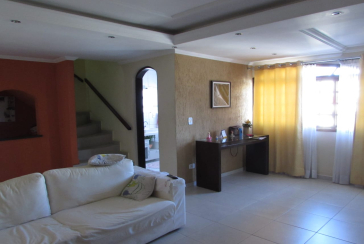 Sobrado à venda no Parque São Domingos na Rua Pedro Sernagiotti, com 3 dormitórios