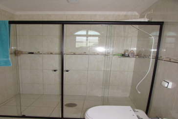 Sobrado à venda no Parque São Domingos na Rua Pedro Sernagiotti, com 3 dormitórios