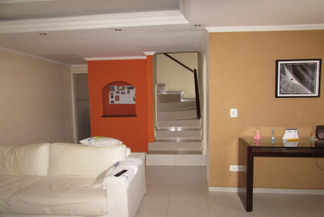 Sobrado à venda no Parque São Domingos na Rua Pedro Sernagiotti, com 3 dormitórios