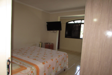 Sobrado à venda no Parque São Domingos na Rua Pedro Sernagiotti, com 3 dormitórios