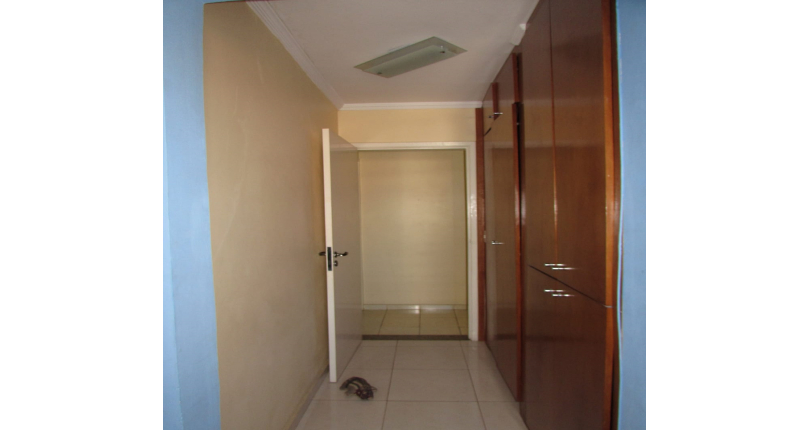 Sobrado à venda no Parque São Domingos na Rua Pedro Sernagiotti, com 3 dormitórios