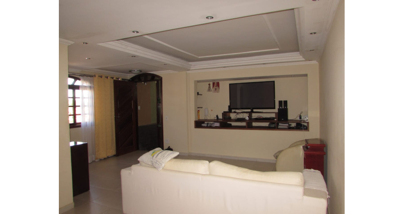 Sobrado à venda no Parque São Domingos na Rua Pedro Sernagiotti, com 3 dormitórios