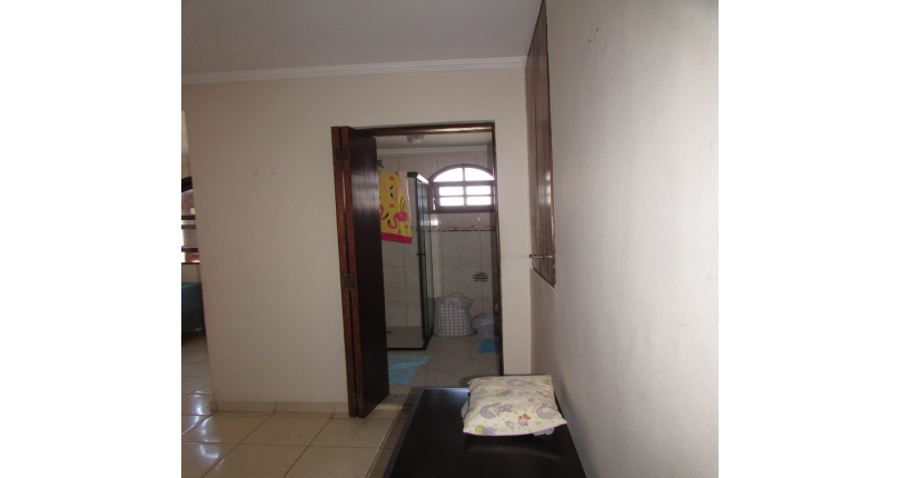 Sobrado à venda no Parque São Domingos na Rua Pedro Sernagiotti, com 3 dormitórios