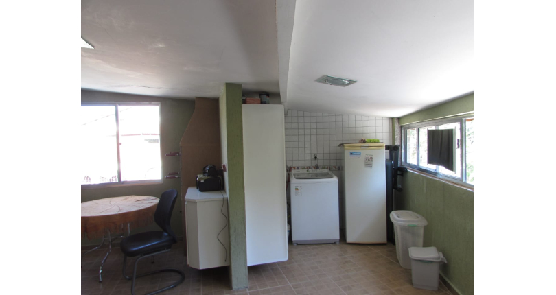 Sobrado à venda no Parque São Domingos na Rua Pedro Sernagiotti, com 3 dormitórios