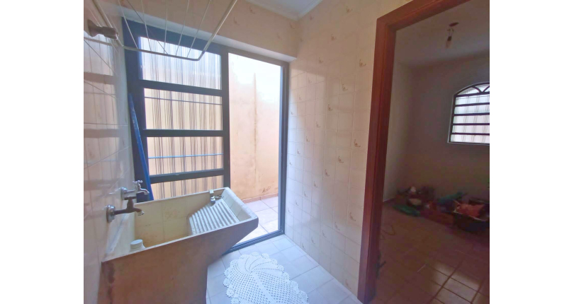 Sobrado à venda no Jardim Marisa na Rua Avelino Ginjo,