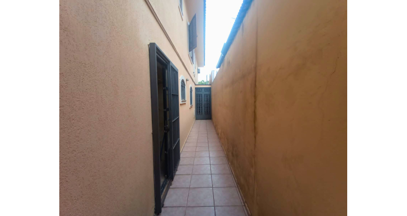 Sobrado à venda no Jardim Marisa na Rua Avelino Ginjo,