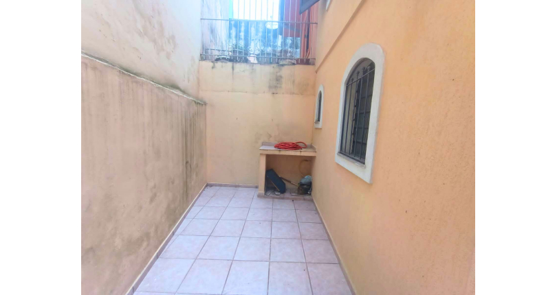 Sobrado à venda no Jardim Marisa na Rua Avelino Ginjo,