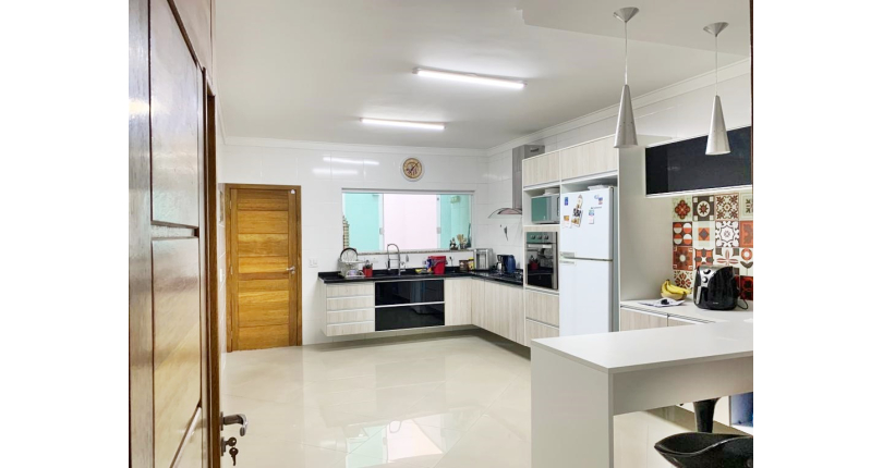 LINDO Sobrado à venda na Vila Bonilha na Rua Luís Afonso, com 3 dormitórios