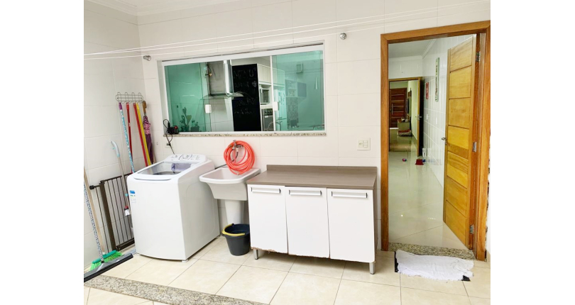 LINDO Sobrado à venda na Vila Bonilha na Rua Luís Afonso, com 3 dormitórios