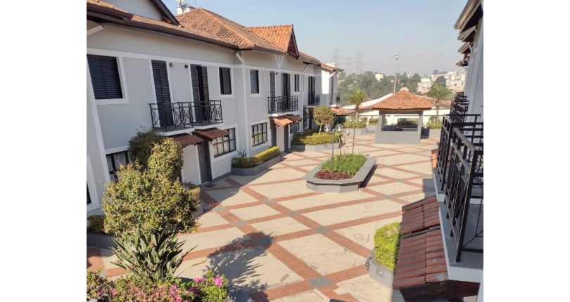 Sobrado à venda no Conjunto Residencial Vista Verde na Rua Desembargador Joaquim Bandeira de Melo 657