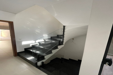 Lindo Sobrado novo à venda no Jardim Regina na Rua Francisco Ursaia, 51A