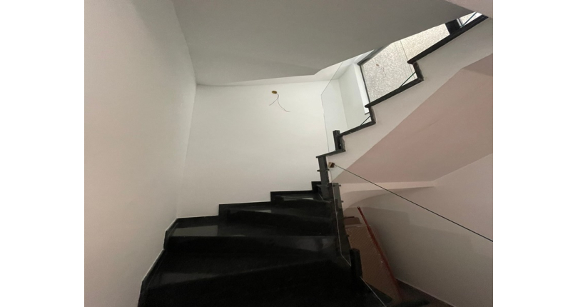 Lindo Sobrado novo à venda no Jardim Regina na Rua Francisco Ursaia, 51A