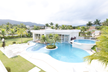 Belo Sobrado à venda no Guarujá no bairro do Jardim Acapulco na Rua Lealdino Sampaio Pedreira