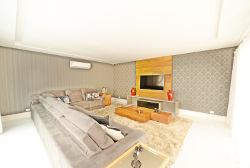 Belo Sobrado à venda no Guarujá no bairro do Jardim Acapulco na Rua Lealdino Sampaio Pedreira