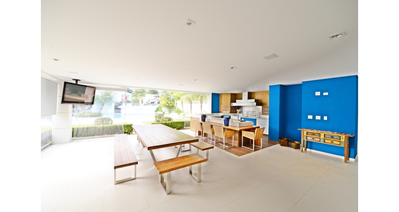 Belo Sobrado à venda no Guarujá no bairro do Jardim Acapulco na Rua Lealdino Sampaio Pedreira