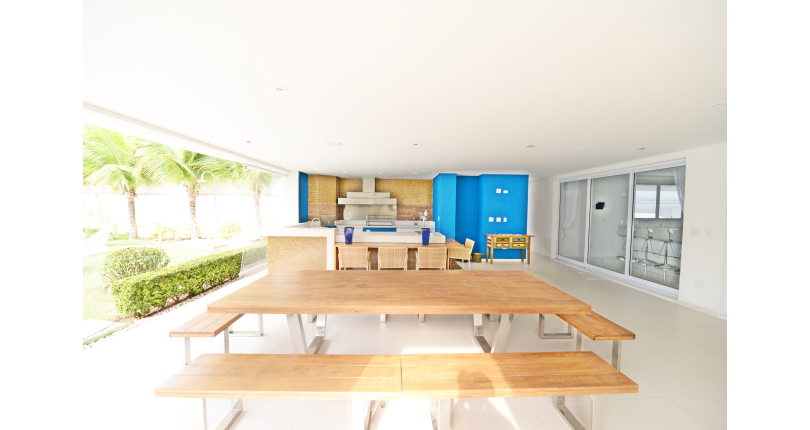 Belo Sobrado à venda no Guarujá no bairro do Jardim Acapulco na Rua Lealdino Sampaio Pedreira