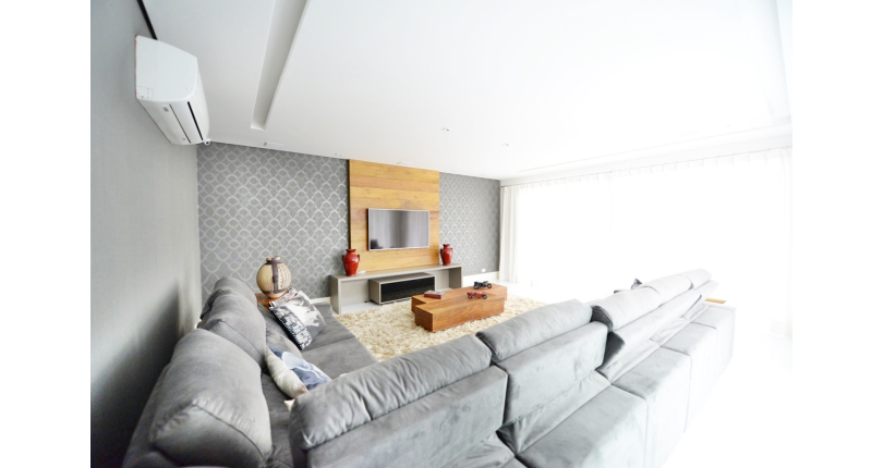 Belo Sobrado à venda no Guarujá no bairro do Jardim Acapulco na Rua Lealdino Sampaio Pedreira