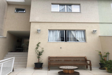 Belo Sobrado à venda na Vila Guedes na Rua Carolina Guedes, 