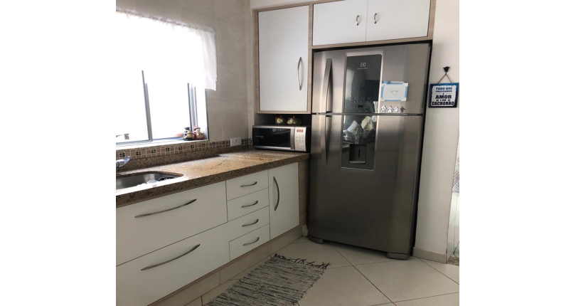 Belo Sobrado à venda na Vila Guedes na Rua Carolina Guedes, 