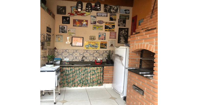 Belo Sobrado à venda na Vila Guedes na Rua Carolina Guedes, 