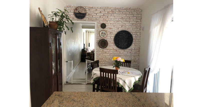 Belo Sobrado à venda na Vila Guedes na Rua Carolina Guedes, 