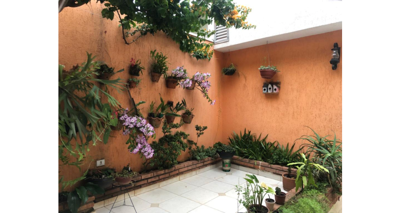 Belo Sobrado à venda na Vila Guedes na Rua Carolina Guedes, 