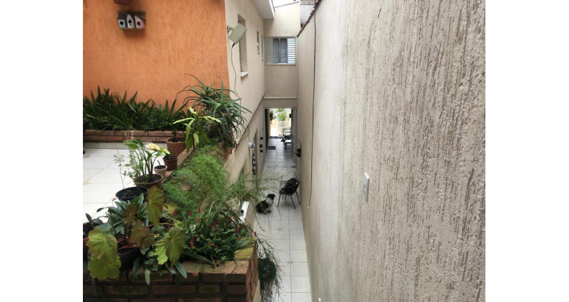 Belo Sobrado à venda na Vila Guedes na Rua Carolina Guedes, 