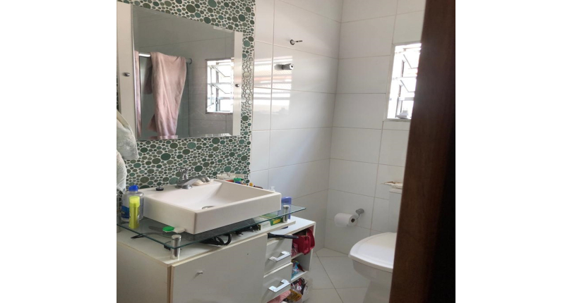 Belo Sobrado à venda na Vila Guedes na Rua Carolina Guedes, 