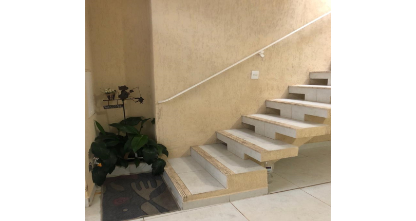 Belo Sobrado à venda na Vila Guedes na Rua Carolina Guedes, 