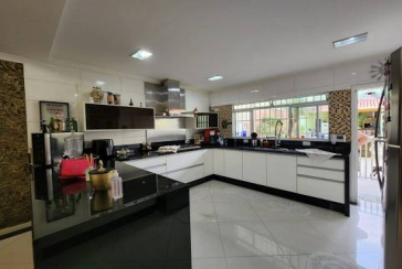 LINDO Sobrado á venda no Parque São Domingos na Rua Paulo Felipetti