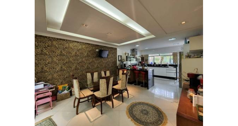 LINDO Sobrado á venda no Parque São Domingos na Rua Paulo Felipetti