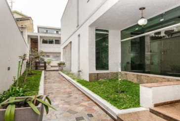 LINDO Sobrado à venda no Parque Maria Domitila na Rua Monsenhor Castro Nery com 4 dormitórios