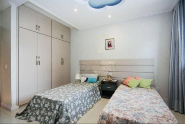 LINDO Sobrado à venda no Parque Maria Domitila na Rua Monsenhor Castro Nery com 4 dormitórios