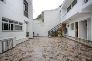 LINDO Sobrado à venda no Parque Maria Domitila na Rua Monsenhor Castro Nery com 4 dormitórios