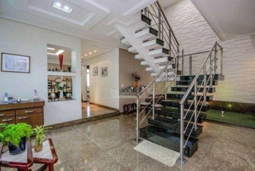 LINDO Sobrado à venda no Parque Maria Domitila na Rua Monsenhor Castro Nery com 4 dormitórios