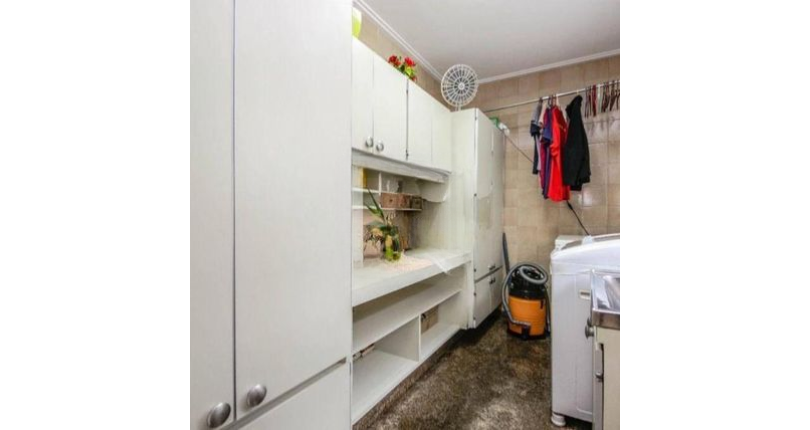 LINDO Sobrado à venda no Parque Maria Domitila na Rua Monsenhor Castro Nery com 4 dormitórios