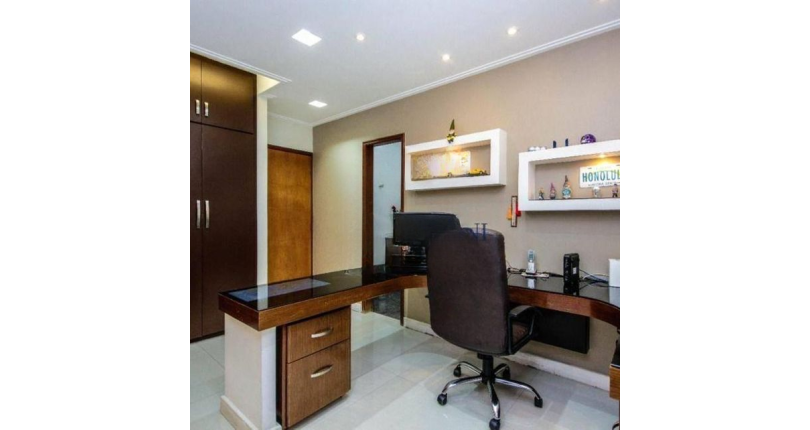 LINDO Sobrado à venda no Parque Maria Domitila na Rua Monsenhor Castro Nery com 4 dormitórios