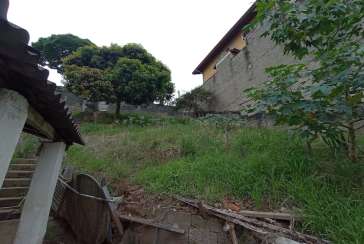 Terreno à venda no Jardim Mutinga na Rua Gustavo de Lacerda
