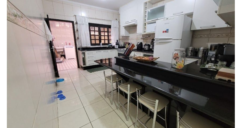 Sobrado à venda em Pirituba na Rua Drosera, com 3 dormitórios,